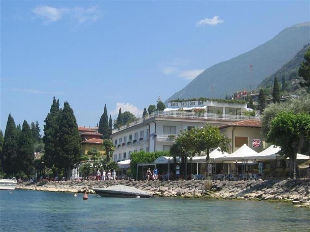 Hotel Excelsior Bay0