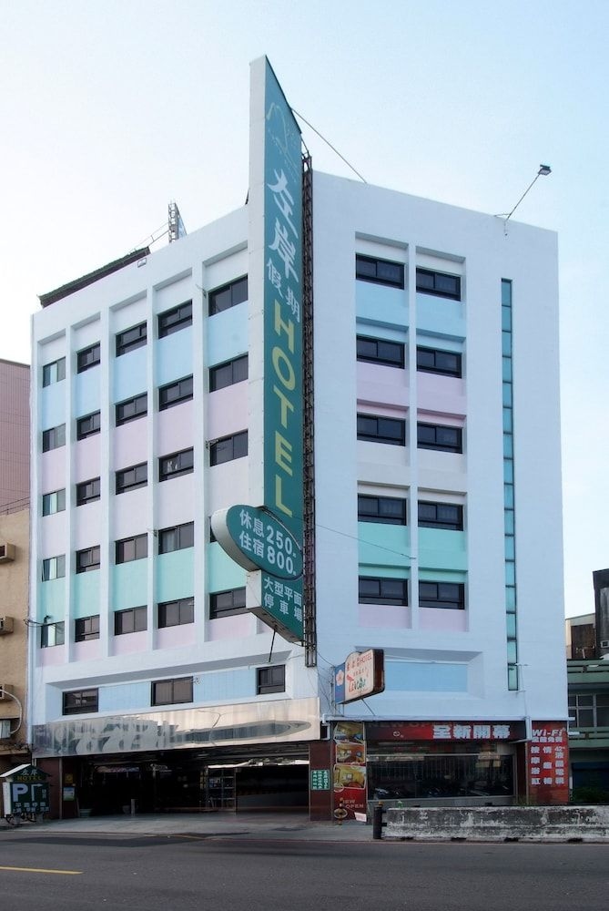 Left Bank Hotel2