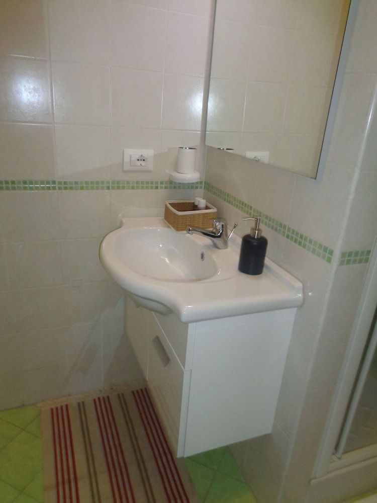 Vatican Station B&B4