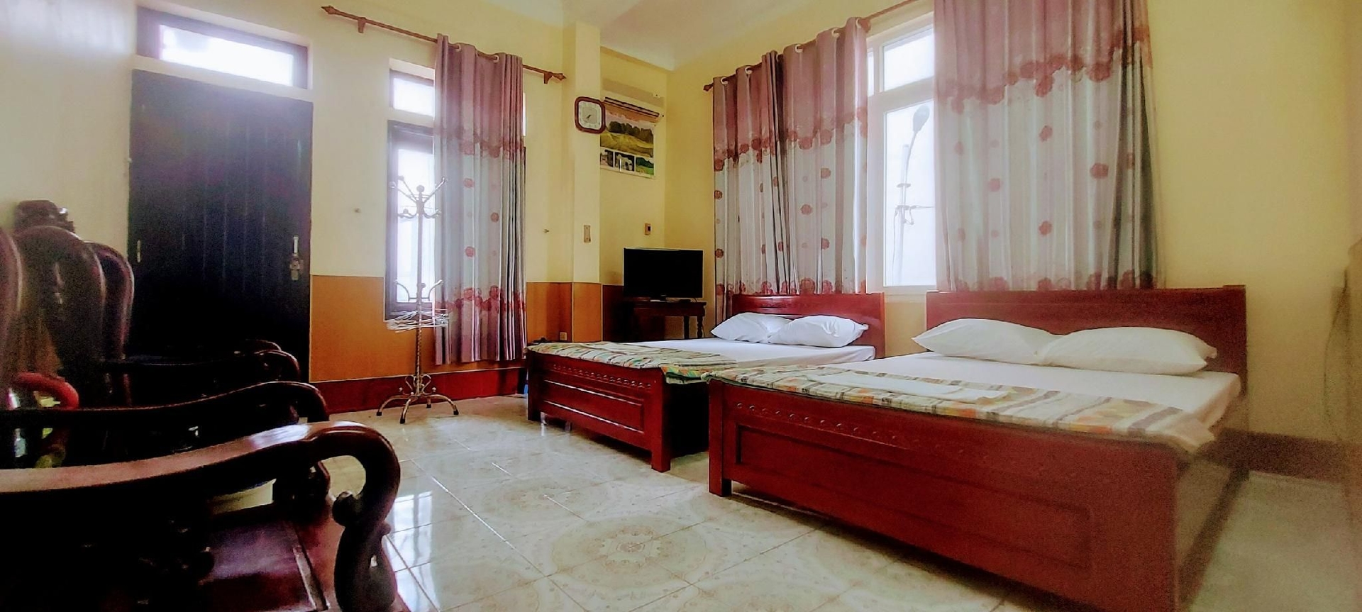 โรงแรมลินห์แดน (Linh Dan Hotel)1