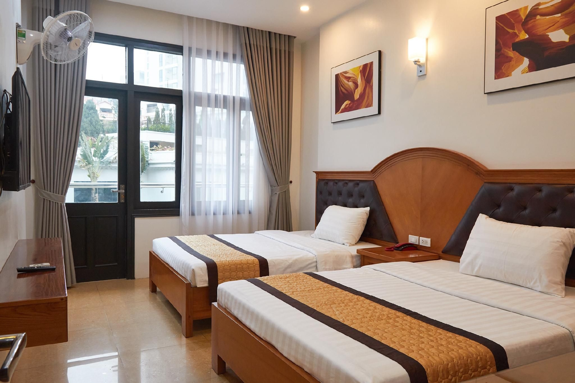 โรงแรมวานนาม (Van Nam Hotel)2