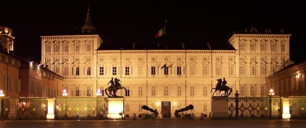 Piazza Castello Apartment4