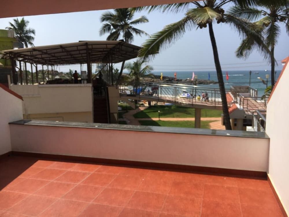 Hotel Sea Face0