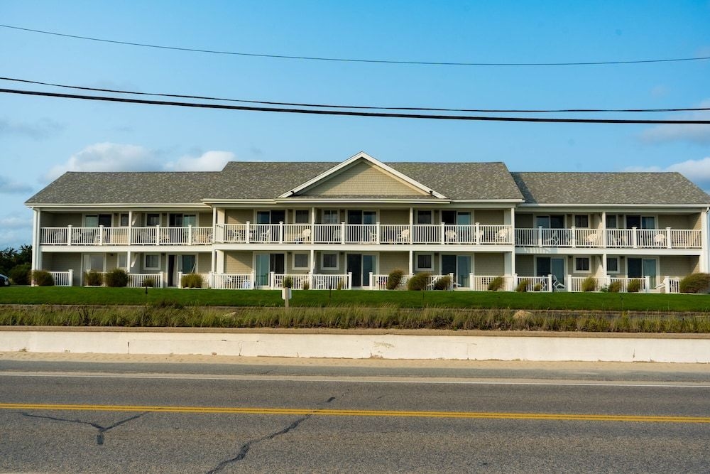 Surfside Resort3