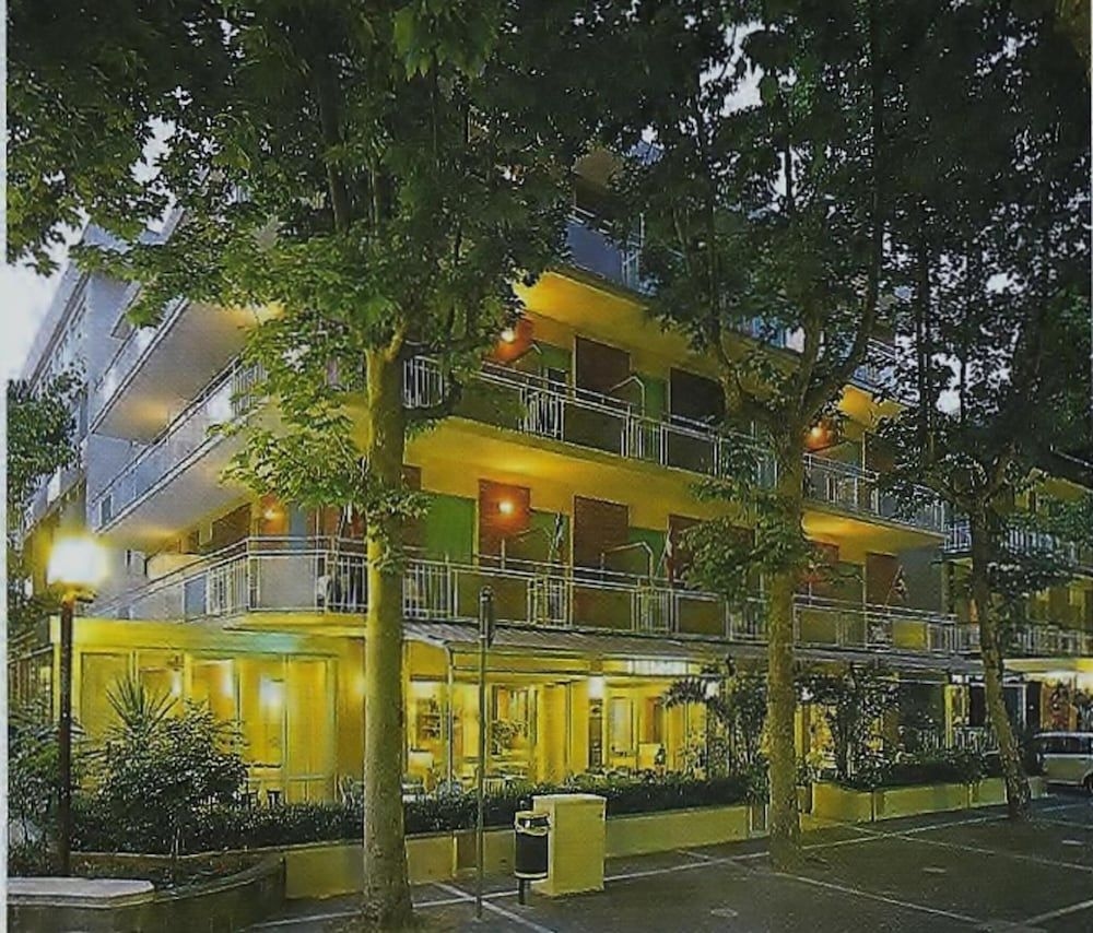 Hotel Arno1