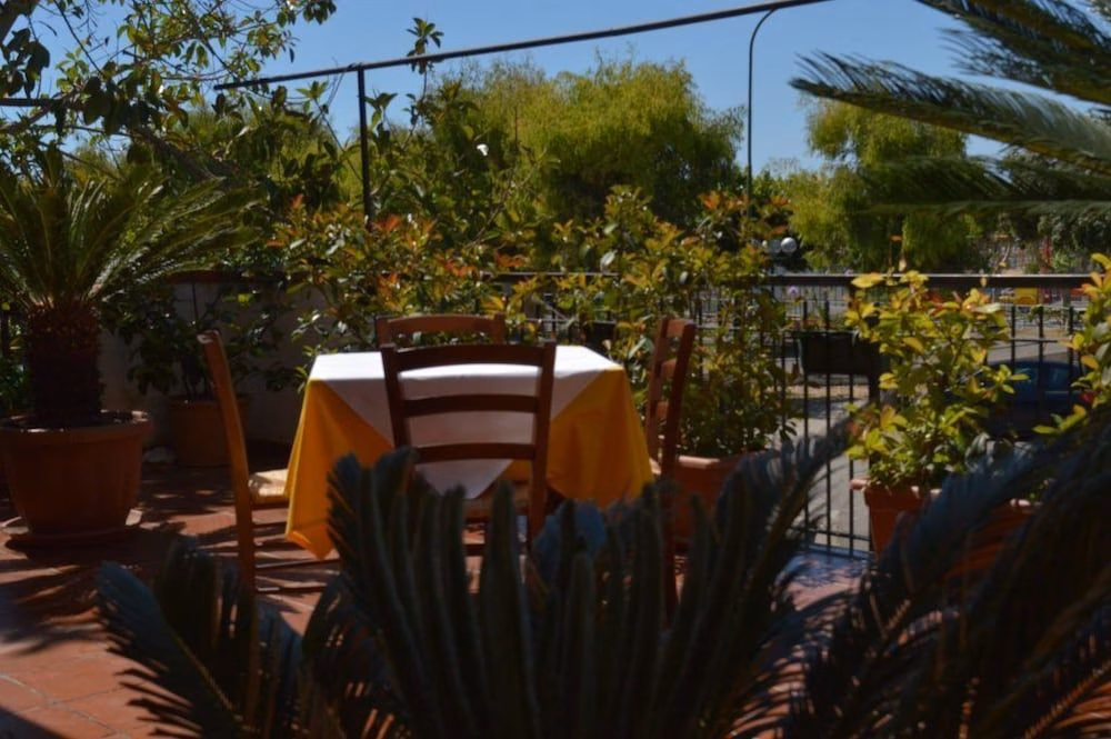 Hotel Lucia0