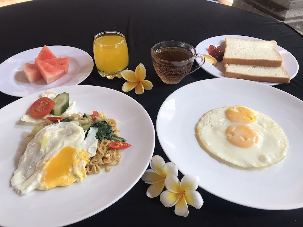 Agus Beach Inn1