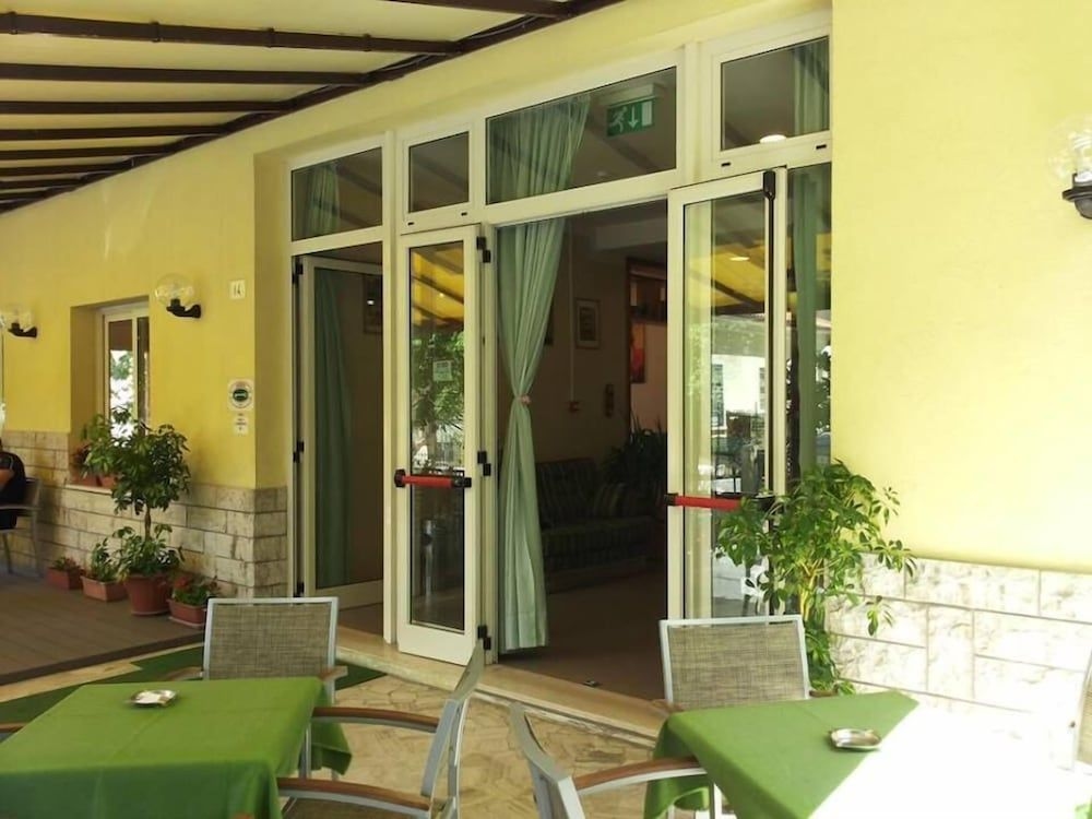 Hotel Cannes1