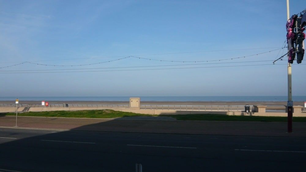 Dutchman Hotel0