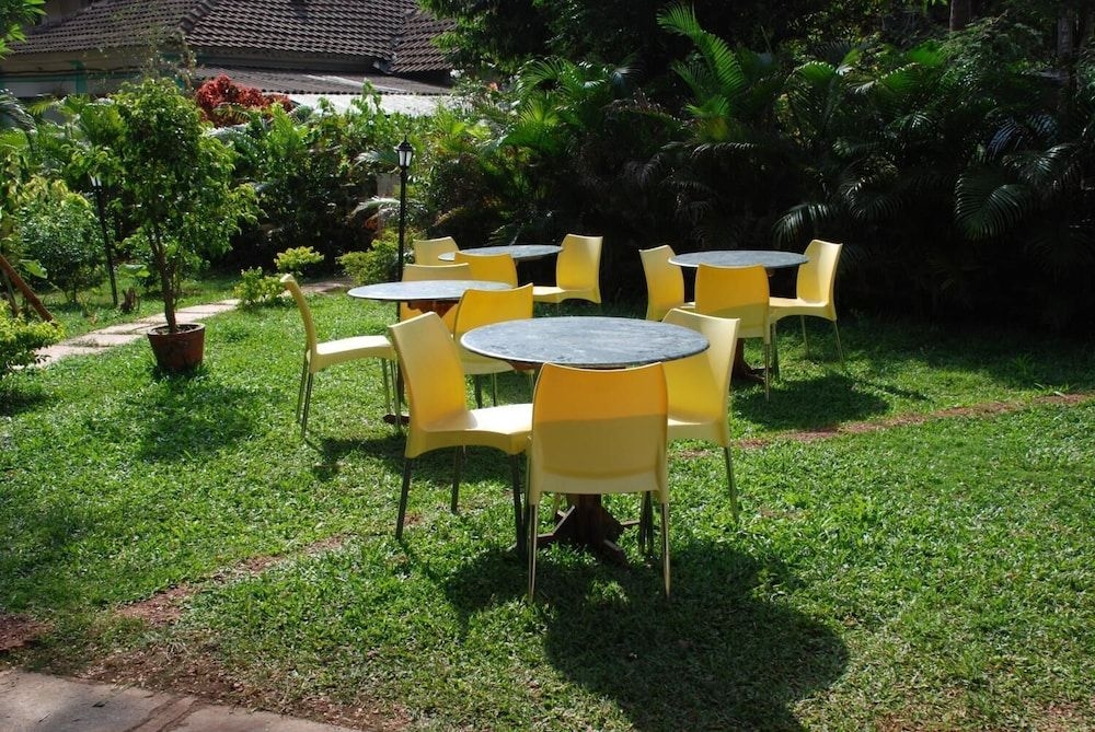 Sea Breeze Beach Resort4