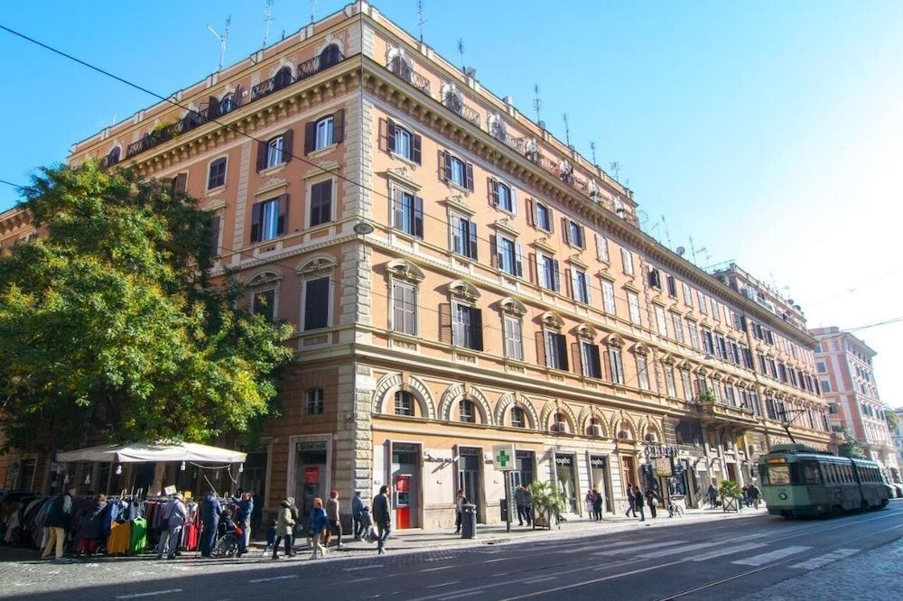 Maison Vaticana2