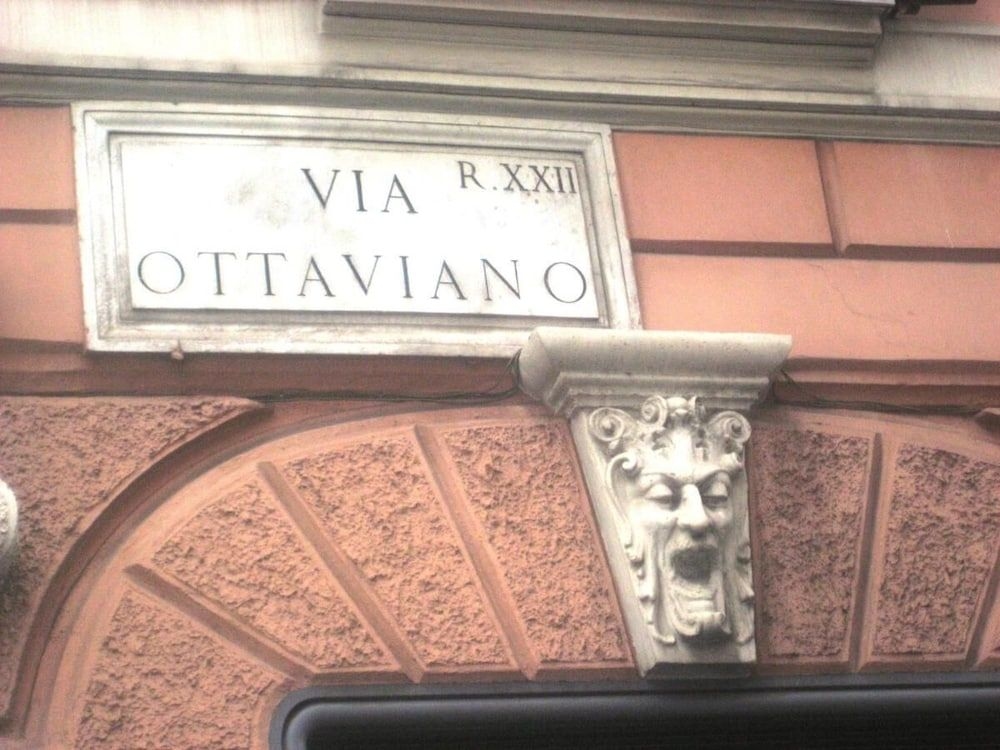 Maison Vaticana0