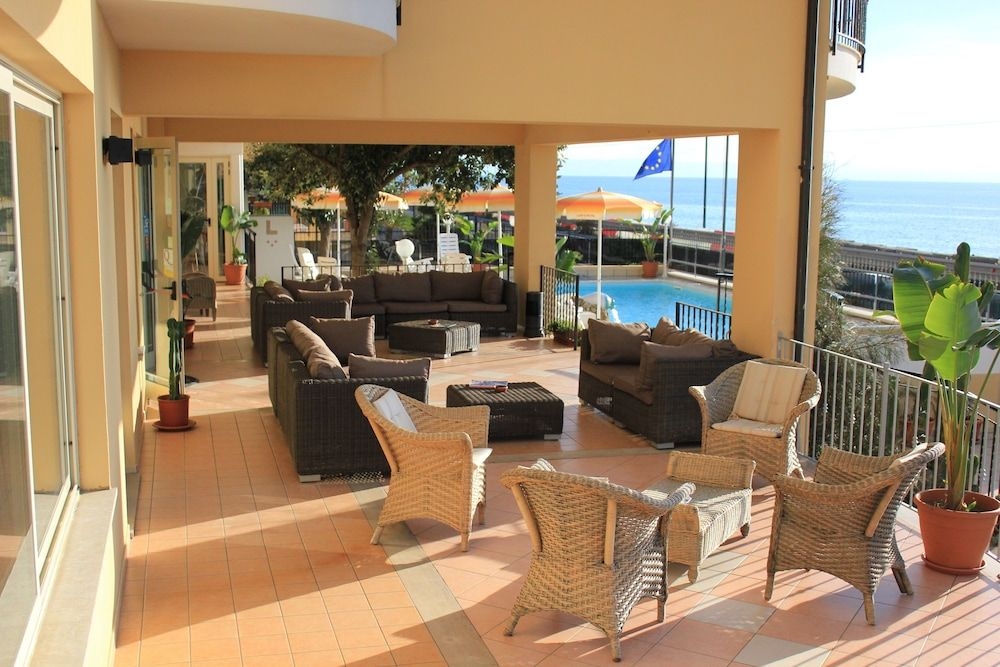 Lion's Hotel4