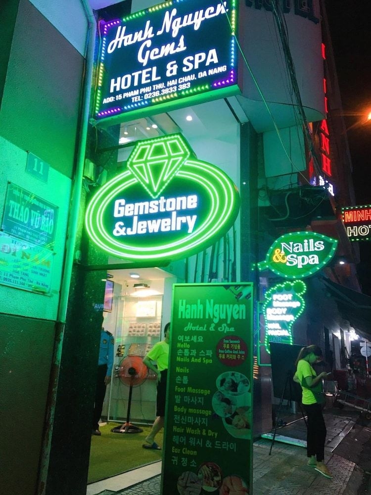 Tan Vinh Hotel1