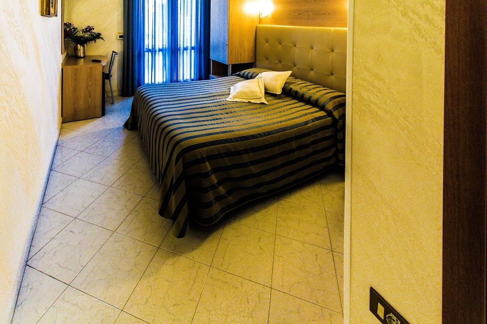 Hotel Baviera0