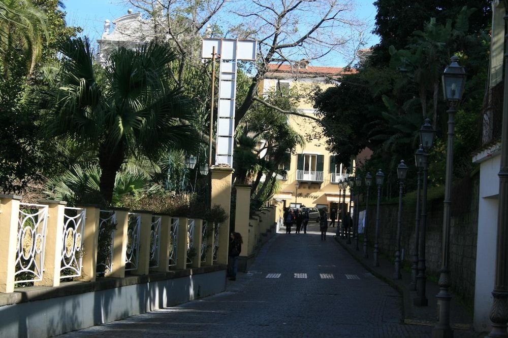 Divina House2
