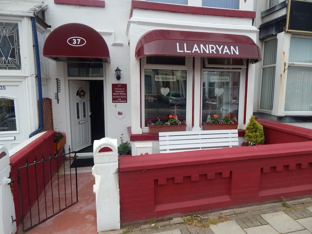 Llanryan Guest House1