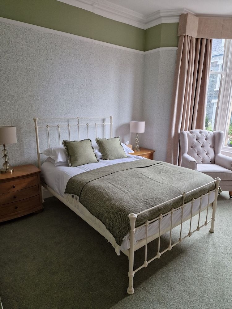 The Edwardene1