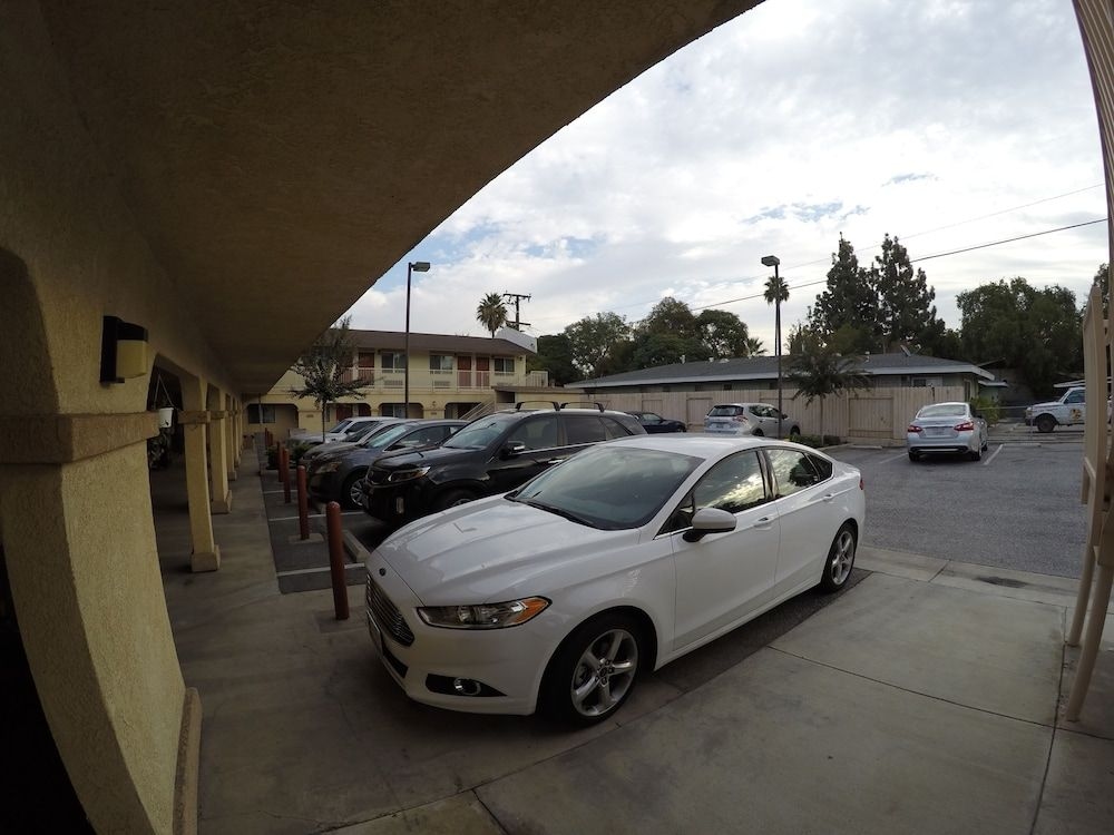 Loma Linda Inn4
