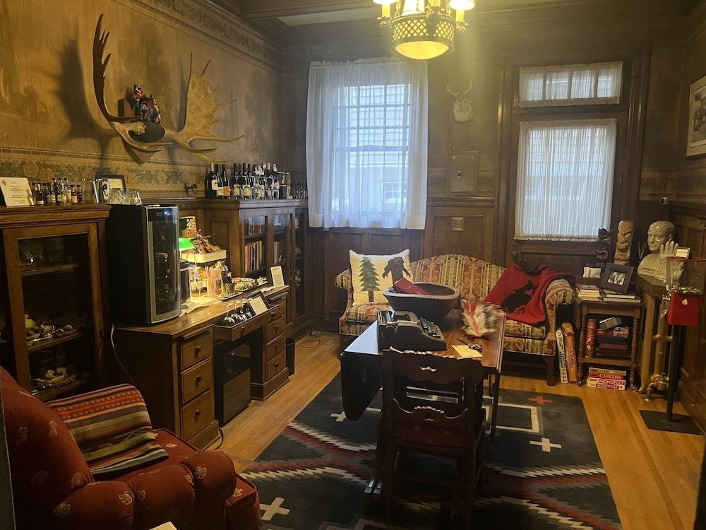 Pendleton House Bed & Breakfast0