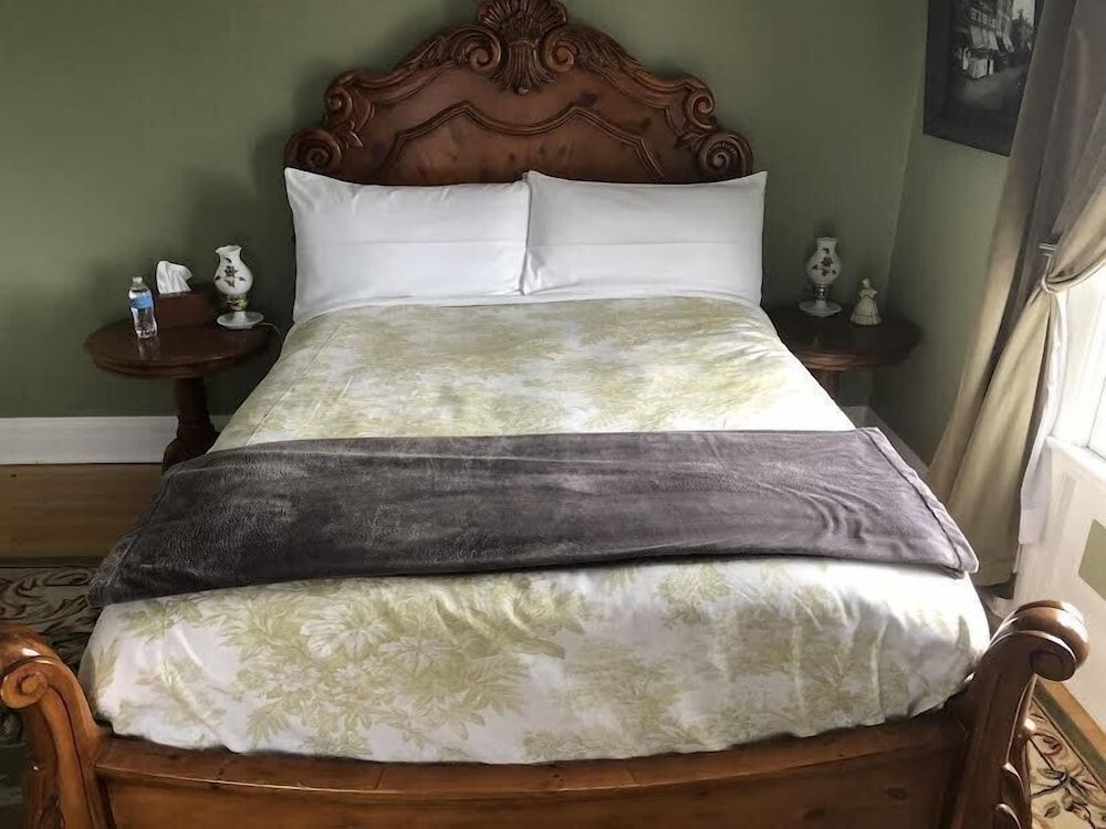 Pendleton House Bed & Breakfast3
