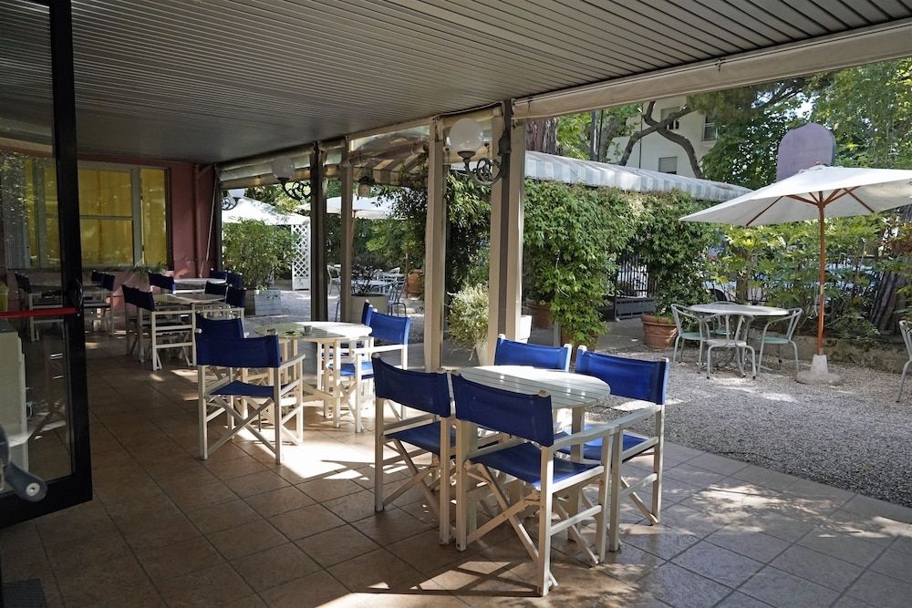 Hotel Villa Rosa3