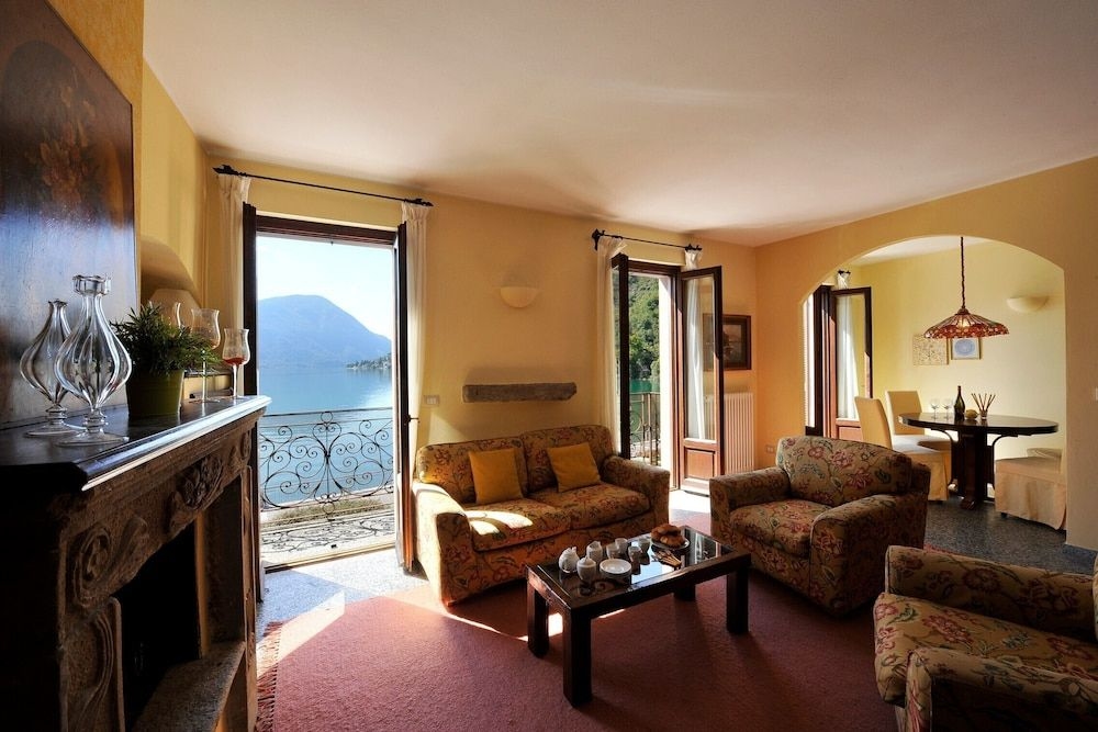 La Piazza Porlezza4