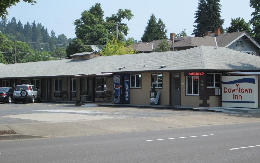 Downtown Inn1