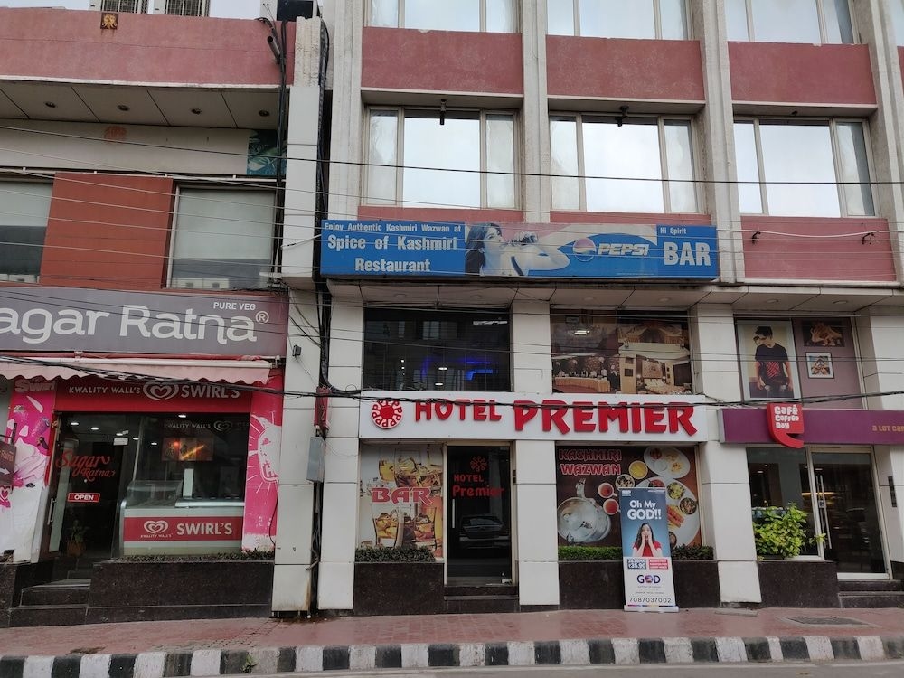 Hotel Premier1