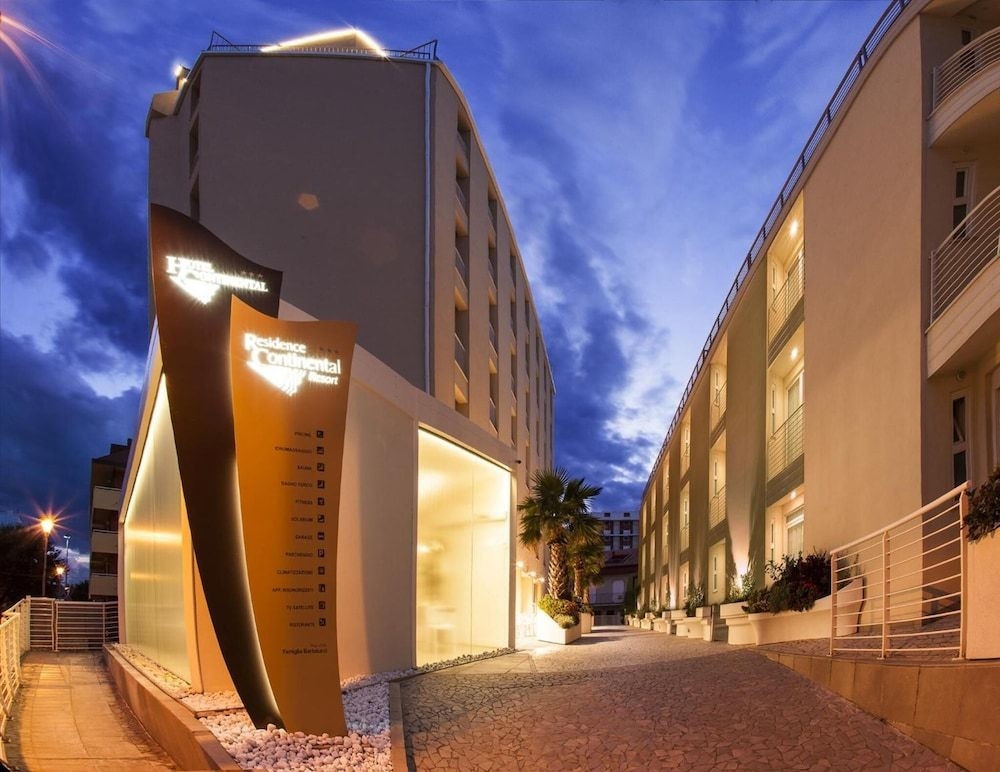 Hotel Continental0