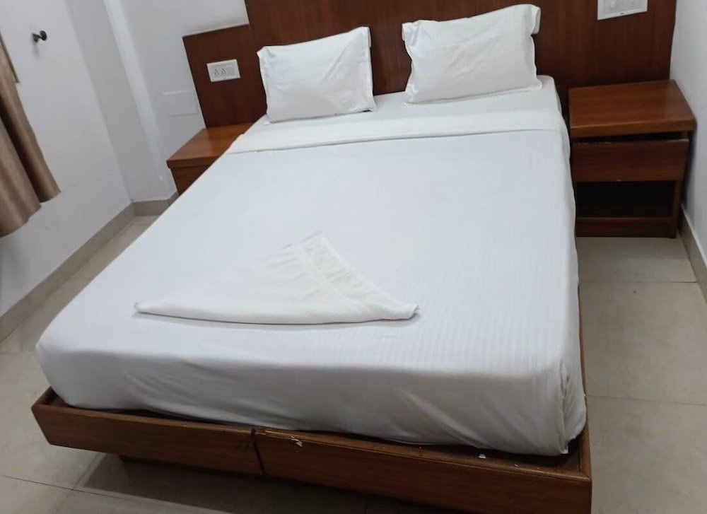 Tjs Grand Karolbagh3