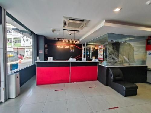Walk Inn0
