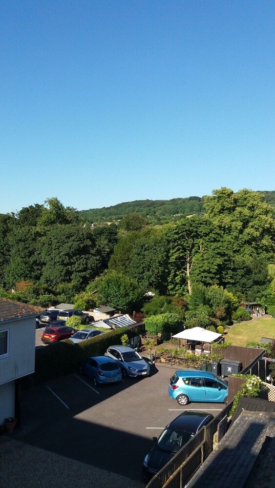 The Groveside Guest House4