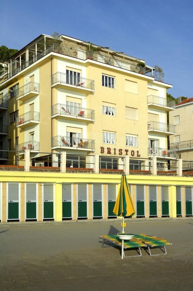 Hotel Bristol1