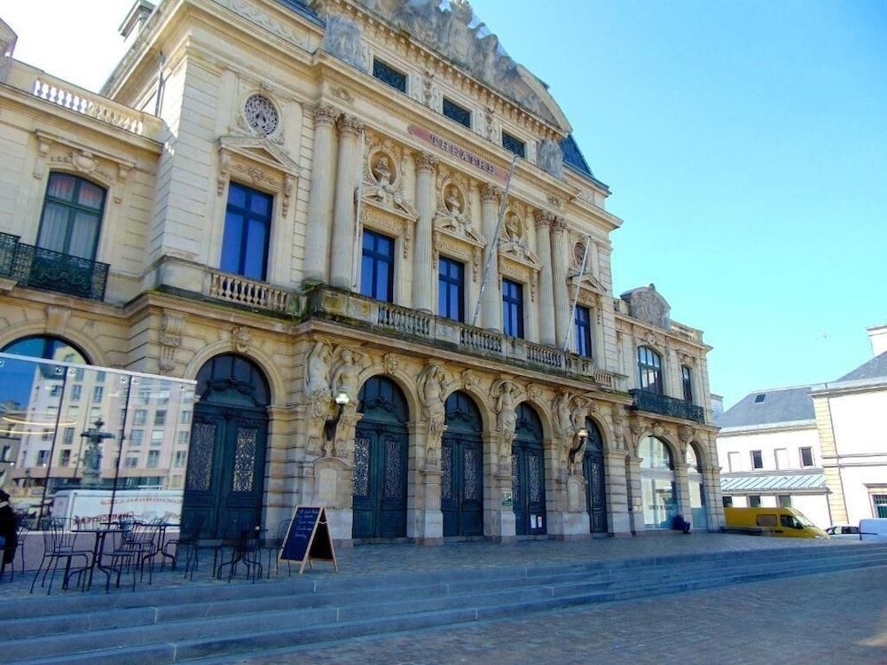 Hotel de La Croix de Malte1