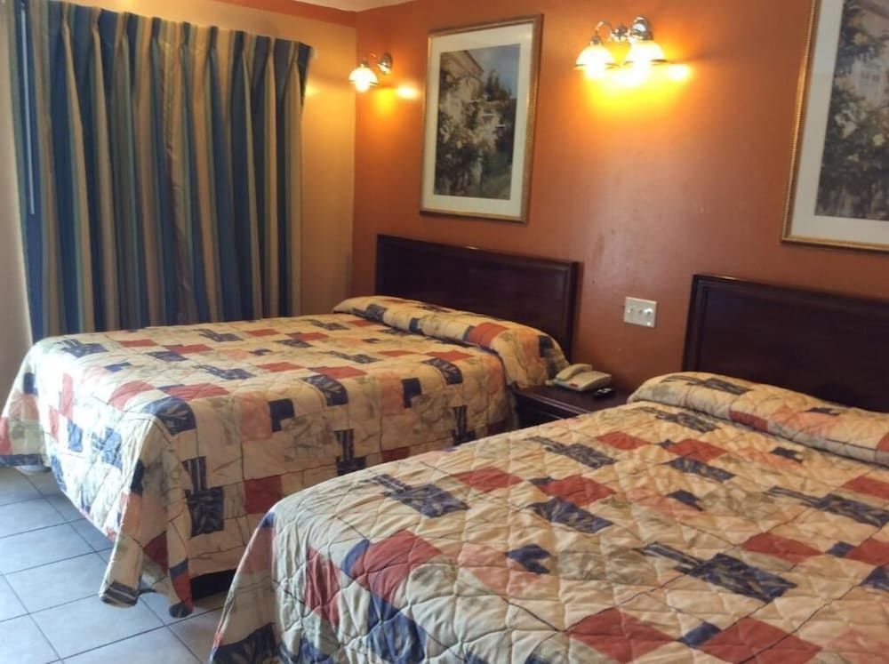Budget Inn & Suites3