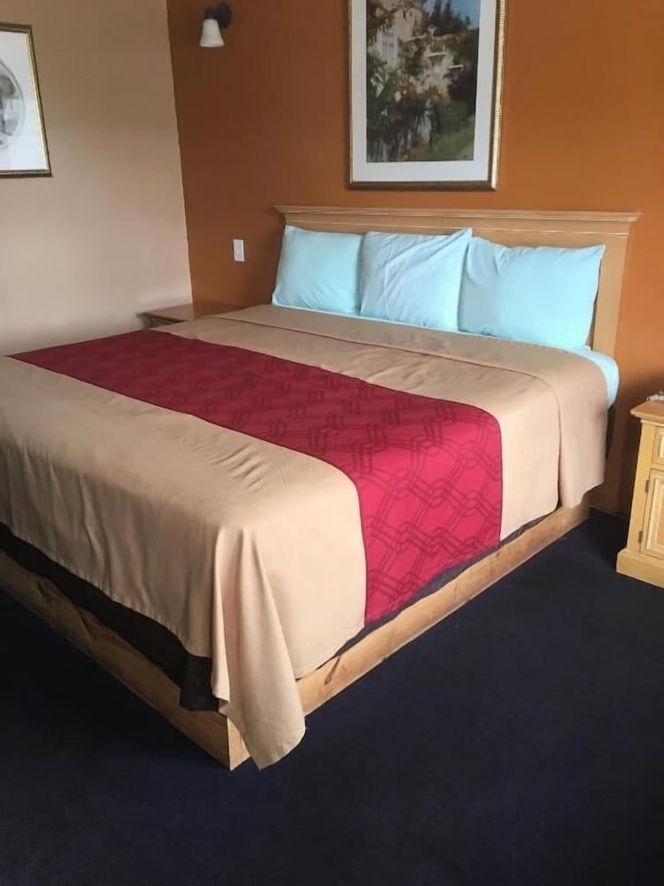 Budget Inn & Suites2