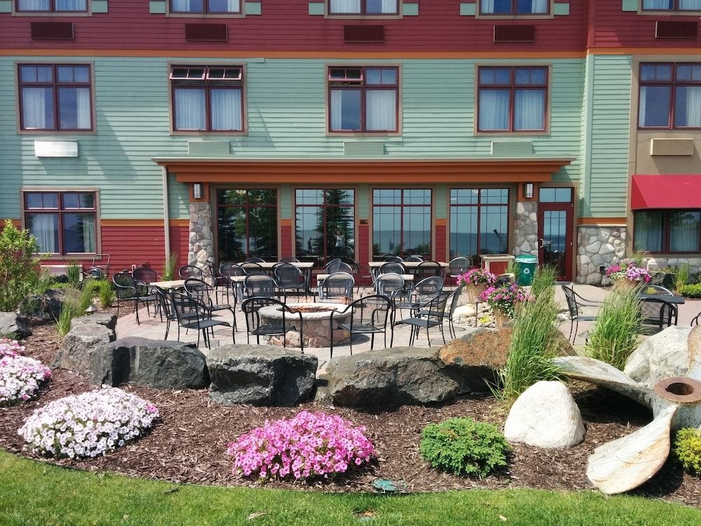 Canal Park Lodge1