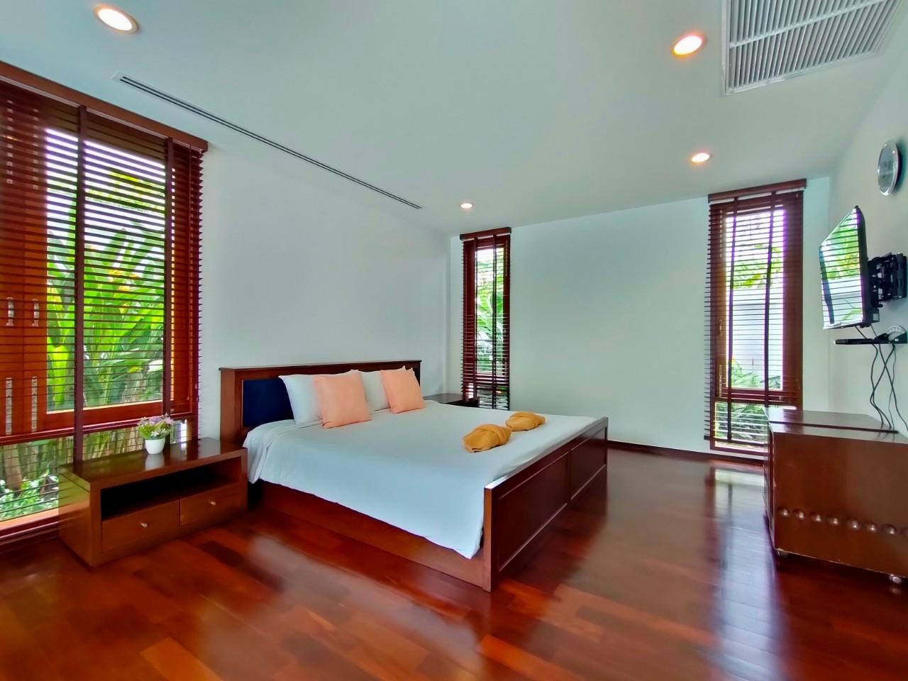 ปราณลักษณ์  พูล วิลล่า ฮอลลิเดย์ โฮม  (Pranaluxe Pool Villa Holiday Home)2