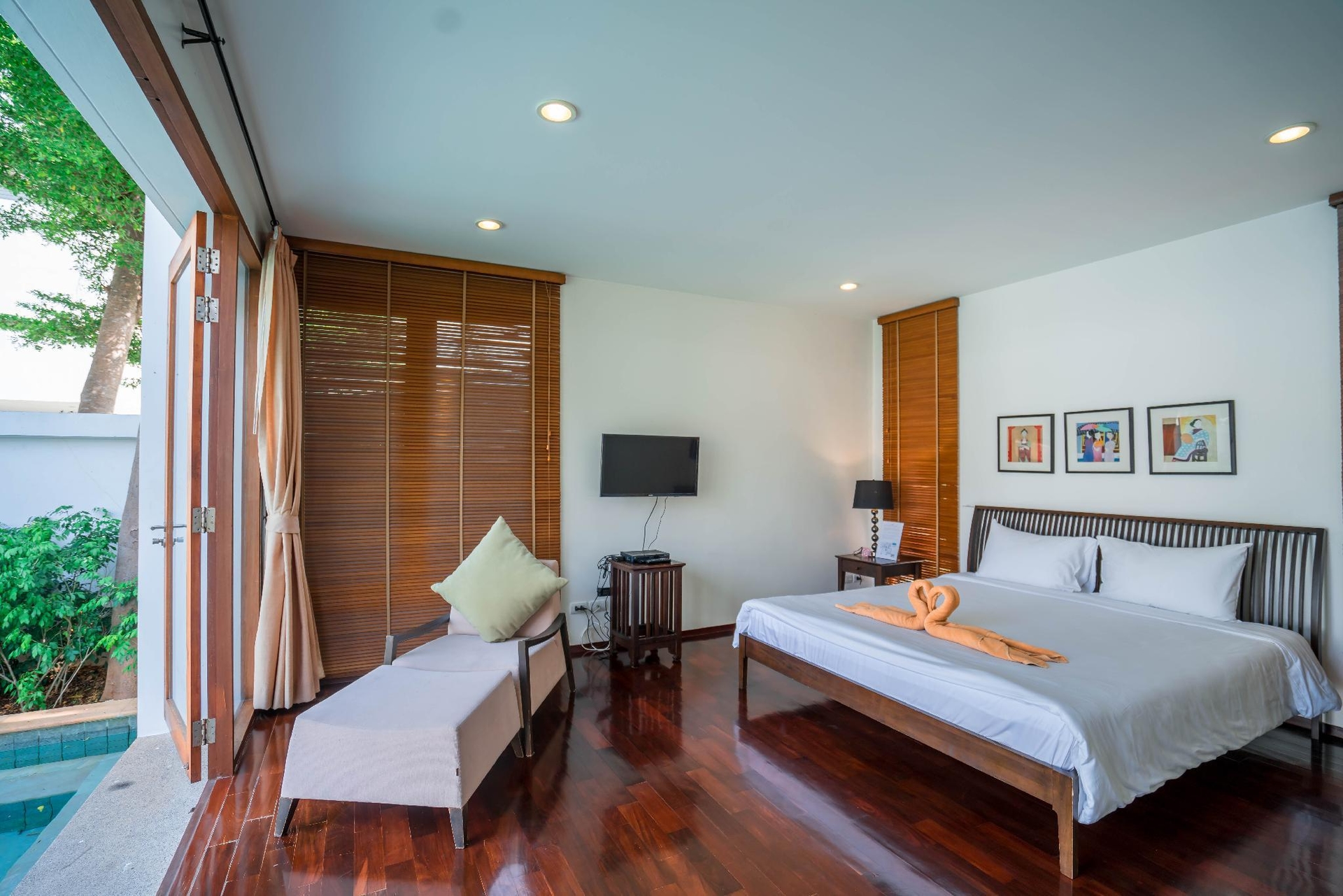 ปราณลักษณ์  พูล วิลล่า ฮอลลิเดย์ โฮม  (Pranaluxe Pool Villa Holiday Home)1