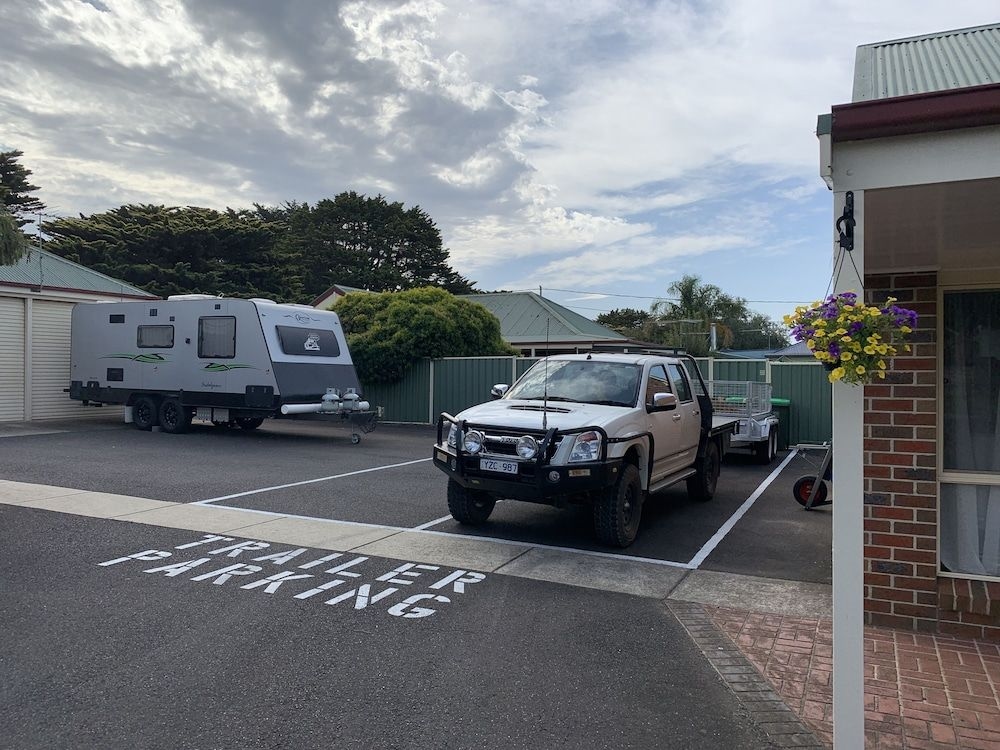 Arthur Phillip Motor Inn1