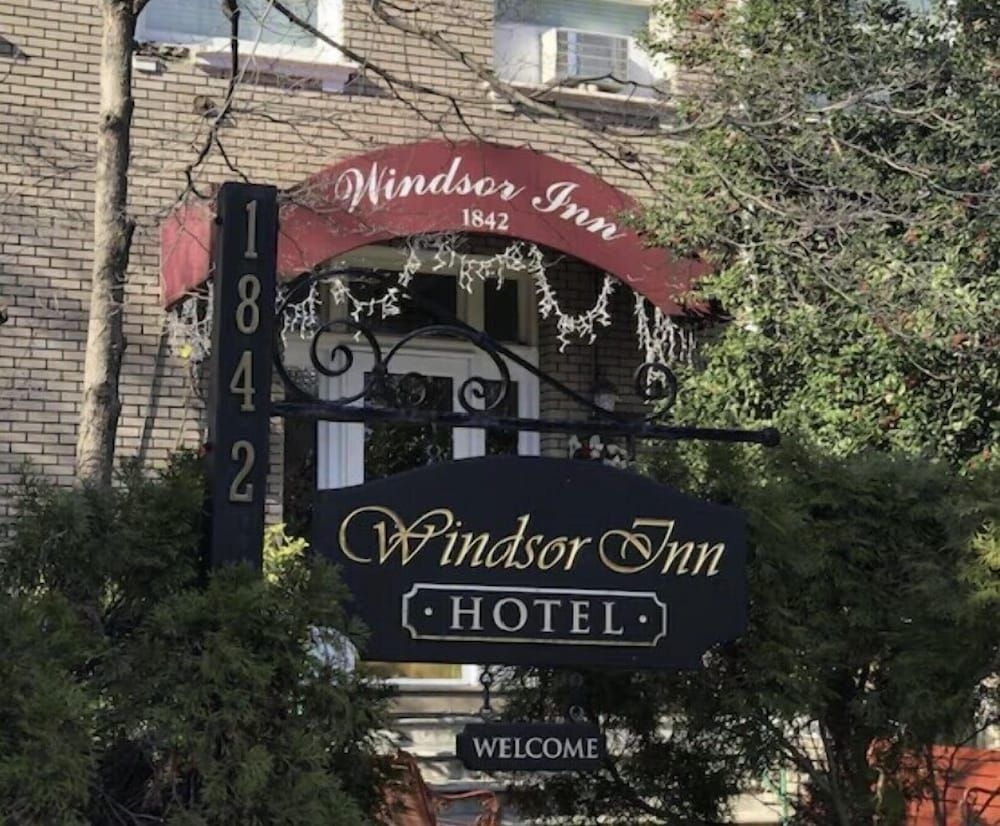 The Windsor Inn0