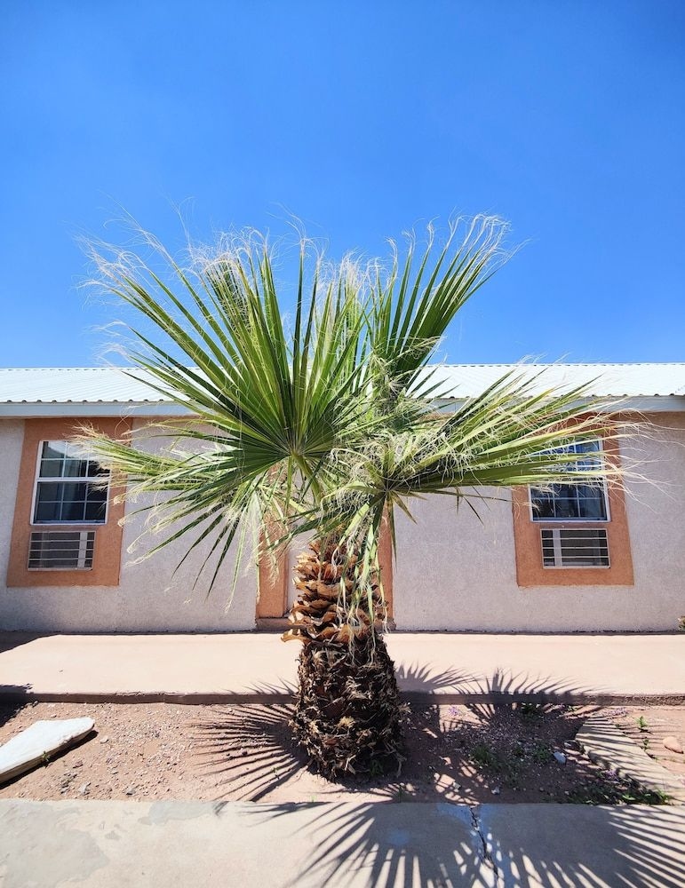 Desert Inn1