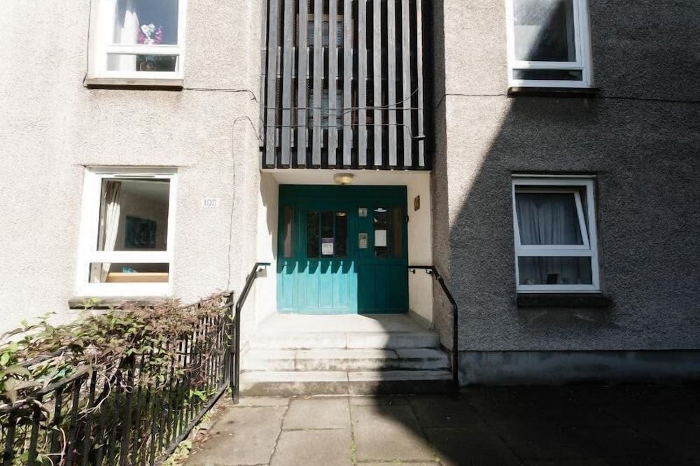 Sakina Apartment- Scottish Parliament 24