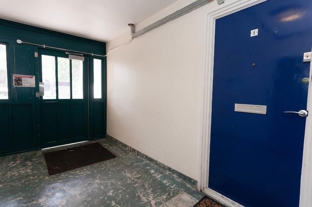 Sakina Apartment- Scottish Parliament 23