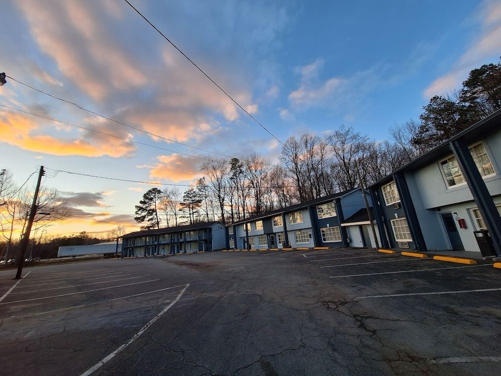 Budget Inn - Roxboro1