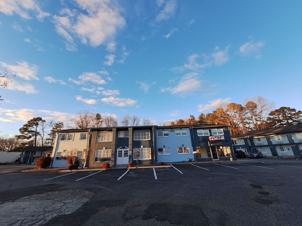 Budget Inn - Roxboro4