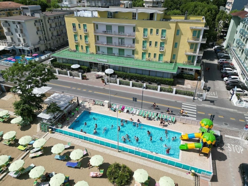 Hotel Holiday Park3
