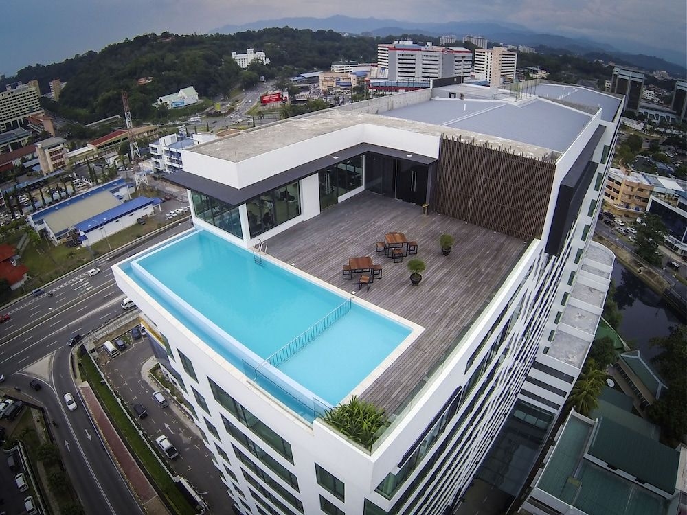 Sky Hotel0