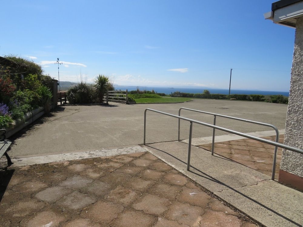 Carnside Guest House0